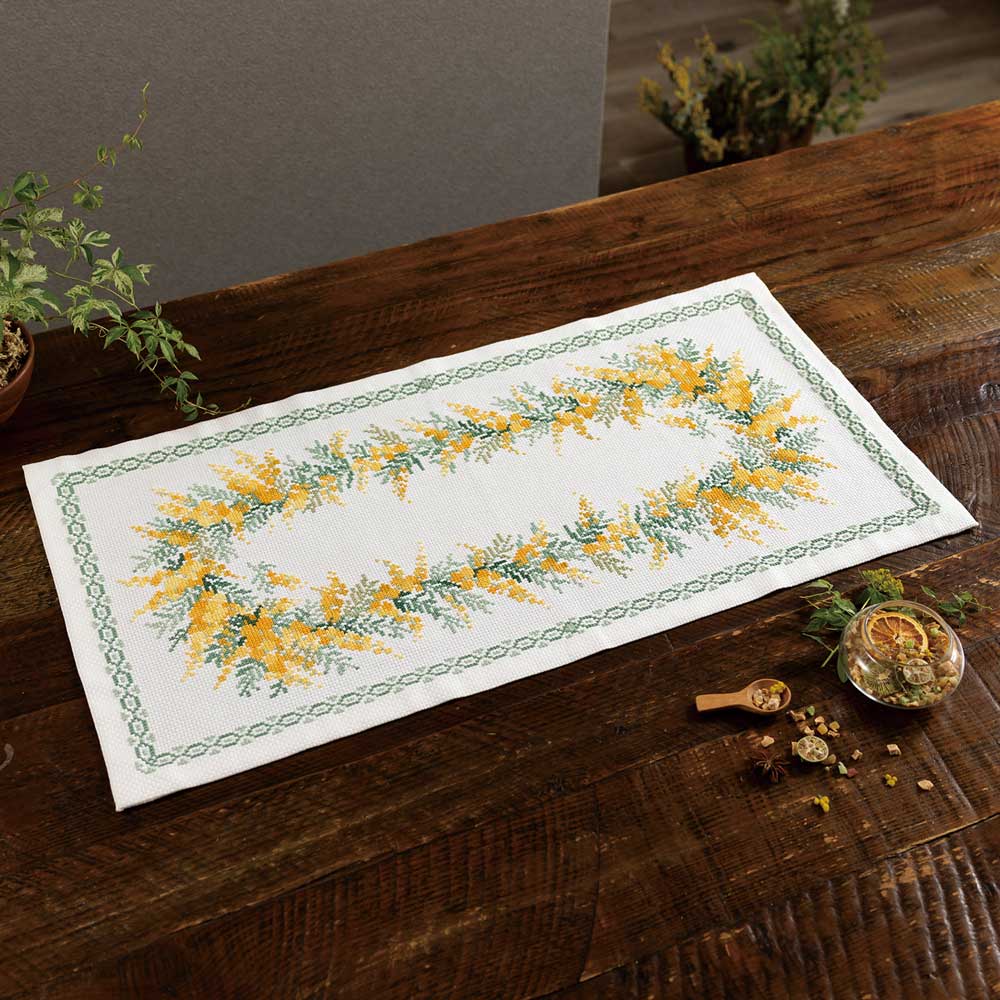 オノエ・メグミ ミモザコレクション クロスステッチテーブルセンター