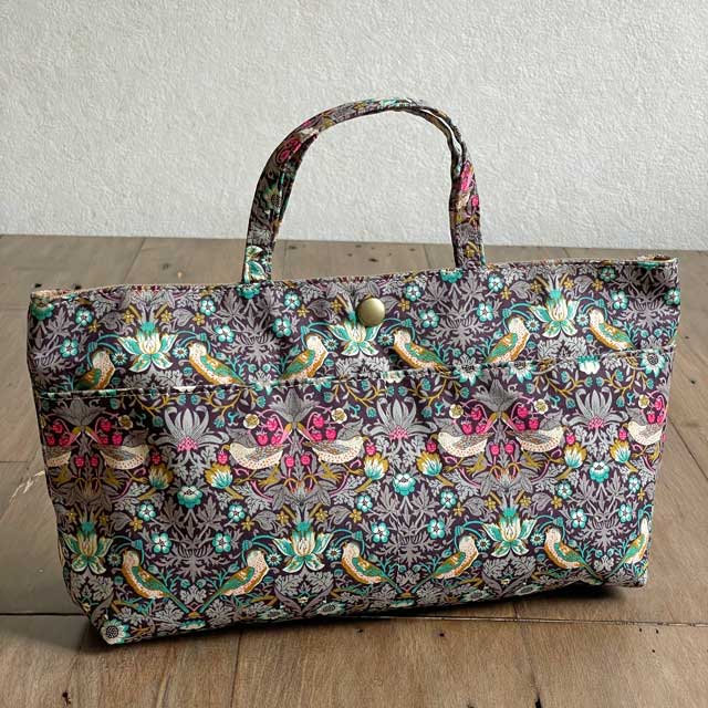希少トランク　ストロベリー・シーフBRトランク リバティプリント LIBERTY 希少トランク ストロベリー・シーフBRトランク リバティプリント