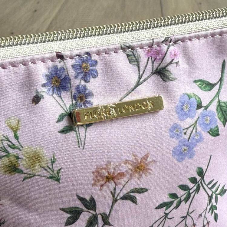 LIBERTY FABRICS リバティプリントを使ったベーシックポーチ＜Annie