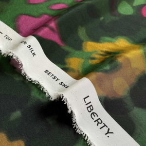 LIBERTY FABRICS リバティプリント シルククレープデシン生地