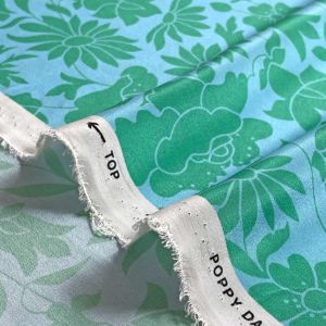 LIBERTY FABRICS リバティプリント シルククレープデシン生地 LIBERTY FABRICS リバティプリント シルククレープデシン生地