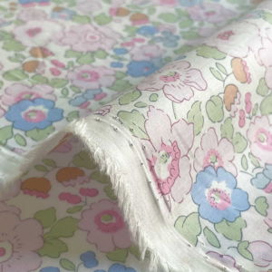 LIBERTY FABRICS リバティプリント 国産タナローン生地＜Betsy＞(ベッツィー)【ライトピンク】3332019-J21G |  メルシーオリジナル Betsy | リバティ・ファブリックス正規販売店｜生地の通販メルシー