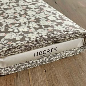 LIBERTYリバティプリント 国産タナローン生地＜Chanelle＞(シャネル