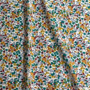 LIBERTY FABRICS リバティプリント 国産タナローン生地＜Wiltshire＞(ウィルトシャー)【ホワイト地×グリーン系】3339009P-J24D  | Pearly Christmas 2024 | リバティ・ファブリックス正規販売店｜生地の通販メルシー