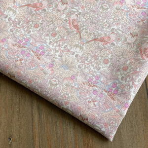 LIBERTY FABRICS リバティプリント 国産タナローン生地＜Strawberry Thief Spring＞(ストロベリーシーフスプリング)【 ピンク】36300129-J21B | メルシーオリジナル Strawberry Thief Spring | リバティ ・ファブリックス正規販売店｜生地の通販メルシー