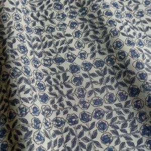 LIBERTY FABRICS リバティプリント 国産タナローン生地＜SleepingRose＞(スリーピングローズ)【ネイビー花×グレー地】3630275-J24C  | メルシー本店10周年記念コレクション | リバティ・ファブリックス正規販売店｜生地の通販メルシー