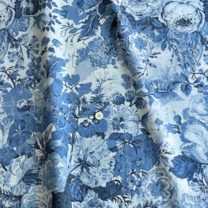 LIBERTY FABRICS リバティプリント イタリア製タナローン生地＜Parchment Petals＞(パーチメント・ペタルス)【ブルー】3634212-24BU《2024AW  The Curated Floral》 | 2024年秋冬柄(The Curated Floral) | リバティ・ファブリックス正規販売店｜生地 の通販メルシー