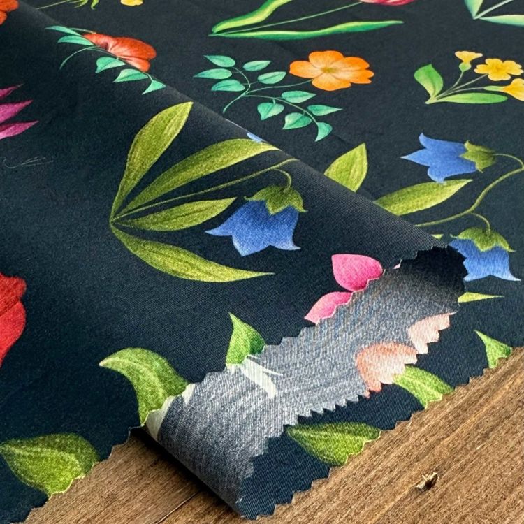 LIBERTY FABRICS リバティプリント イタリア製タナローン生地＜Floral