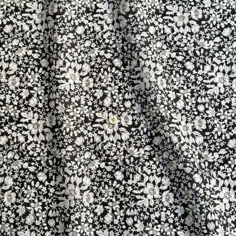 【処分価格】リバティ LIBERTY fabricボンディングフリースベストM LIBERTY FABRICS リバティプリント 国産フランダースリネン生地＜Lizzy