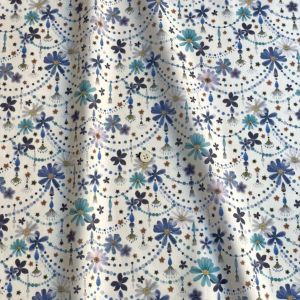 LIBERTY FABRICS リバティプリント イタリア製タナローン生地＜Floral  Garland＞(フローラル・ガーランド)【ブルー】363J4219-24AU《2024AW Native Flowers》 | 2024年秋冬追加柄(Native  Flowers) | リバティ・ファブリックス正規販売店｜生地の通販メルシー