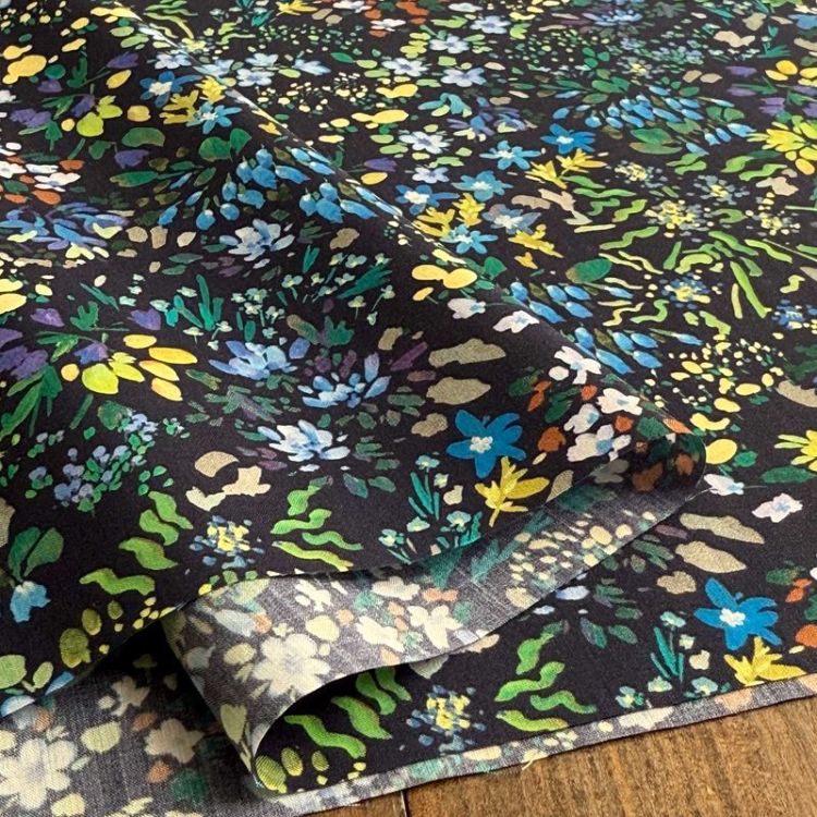 【美品】コンパニーアイタリアーナ　イタリア製　ファー　ポンチョ　グリーン LIBERTY FABRICS リバティプリント イタリア製タナローン生地