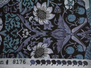 moda fabrics(モダ・ファブリックス)William Morris ウィリアムモリス シーチング生地＜Strawberry  Thief＞(ストロベリースィーフ)いちご泥棒＜INDIGO(インディゴ)＞8176-33 | William Morris(moda fabric)  | リバティ・ファブリックス正規販売店｜生地の通販メルシー