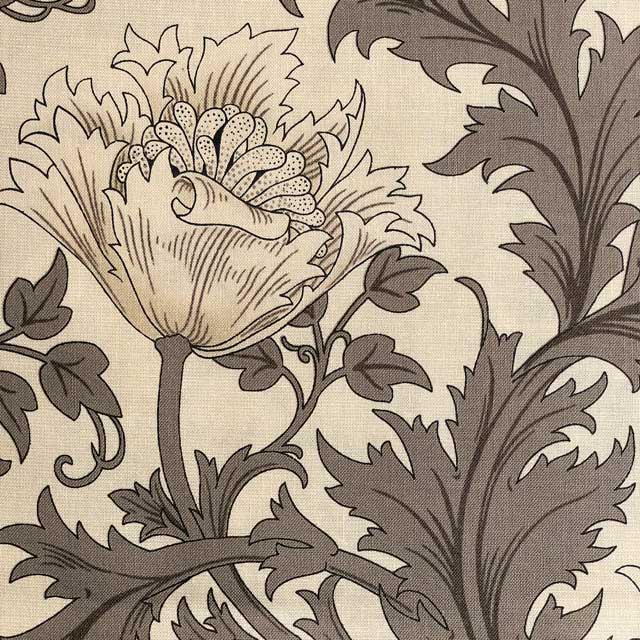 moda fabrics(モダ・ファブリックス)William Morris ウィリアムモリス シーチング生地＜Anemone＞(アネモネ)PORCELAIN  ポーセリン 8380-13 | William Morris(moda fabric) | リバティ・ファブリックス正規販売店｜生地の通販メルシー