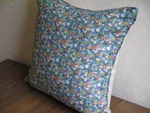 LIBERTY FABRICS リバティプリント(ダブルガーゼ)を使ったクッション