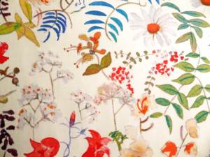 ★売約済み★　リバティ生地使用　フリル&タッセル付き　ミニクッション LIBERTY FABRICS リバティプリントを使ったクッションカバー