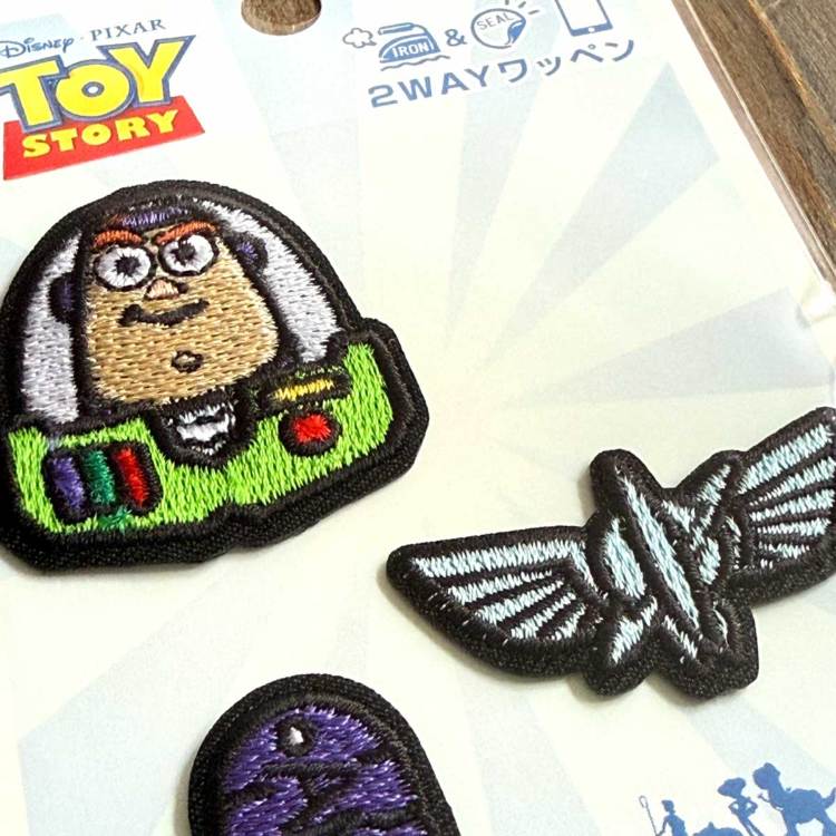 トイストーリー シール・アイロン接着両用ワッペン バズライトイヤー