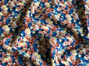 LIBERTY FABRICS リバティプリント・国産エステルウールツイル生地＜Augusta＞(オーガスタ)【ベージュ】DC28688-J17CW  | エステルウールツイル | リバティ・ファブリックス正規販売店｜生地の通販メルシー