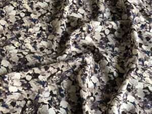 LIBERTY FABRICS リバティプリント・国産エステルウールツイル生地＜Augusta＞(オーガスタ)【グレー】DC28688-J19AW |  エステルウールツイル | リバティ・ファブリックス正規販売店｜生地の通販メルシー