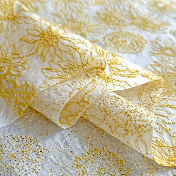 LIBERTY FABRICS リバティプリント 60ローン刺繍生地＜Small Sus