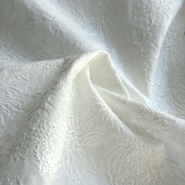 LIBERTY FABRICS リバティプリント 60ローン刺繍生地＜Small Sus