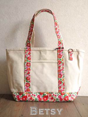 ❤︎.*リバティフェルダハンドメイド大サイズトートバック❤︎.* LIBERTY FABRICS リバティプリントを使ったトートバッグ（M