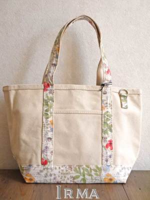 LIBERTY FABRICS リバティプリントを使ったトートバッグ（M)（ショルダー付）＜Betsy＞(ベッツィ)・＜Wiltshire＞(ウィルトシャー)・＜Small  Susanna＞・＜Flower Tops＞・＜Irma＞・＜Sixty＞・＜Edenham＞・＜Froral Eve＞・＜Wild  Flowers＞・＜Mimosa ...