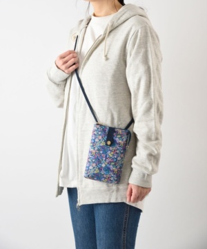 LIBERTY FABRICS リバティプリントを使ったスマホショルダー