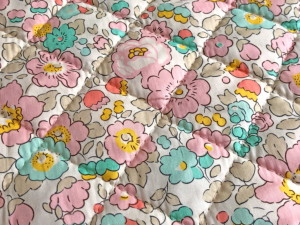 LIBERTY FABRICS リバティプリント 国産タナローン生地キルティング(裏