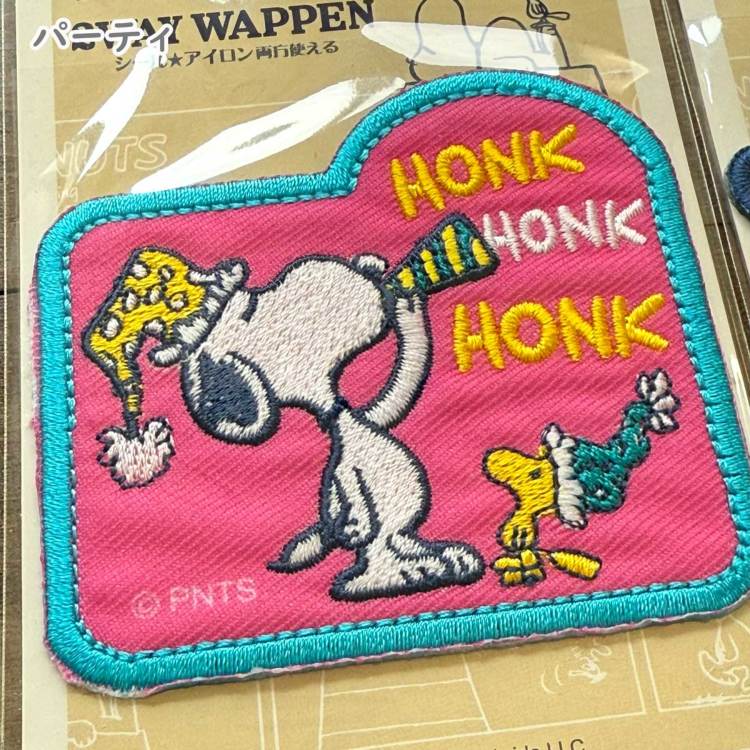 スヌーピーPEANUTSピーナッツ シール・アイロン接着両用ワッペン