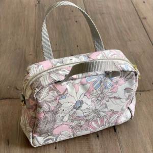 LIBERTY FABRICS リバティプリントを使ったショルダーポーチ Shoulder