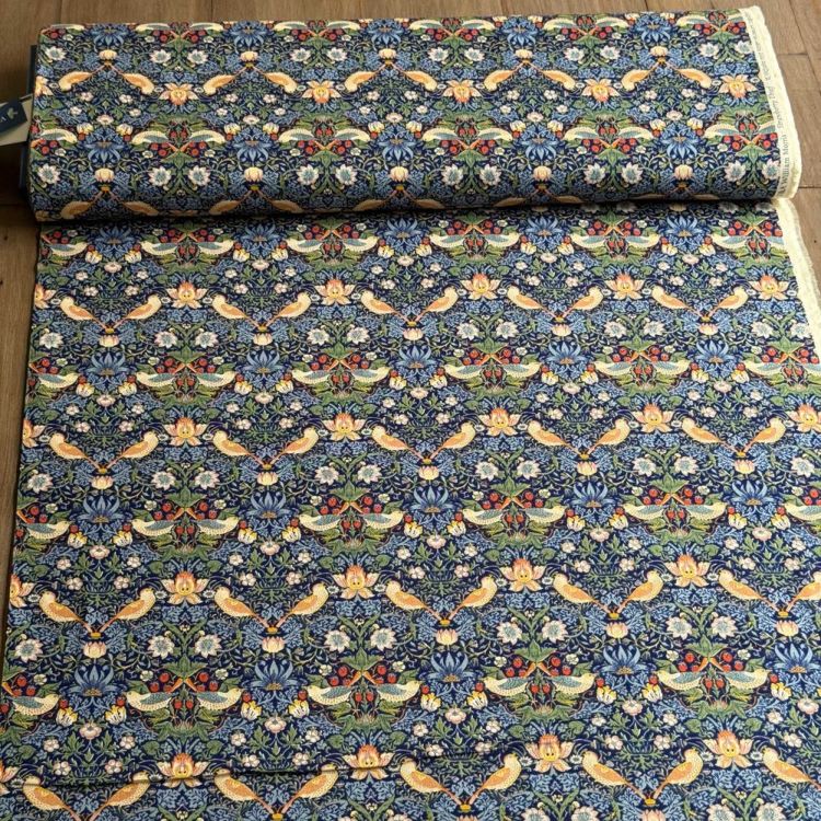 V&A William Morris ウィリアムモリス シーチング生地＜Strawberry