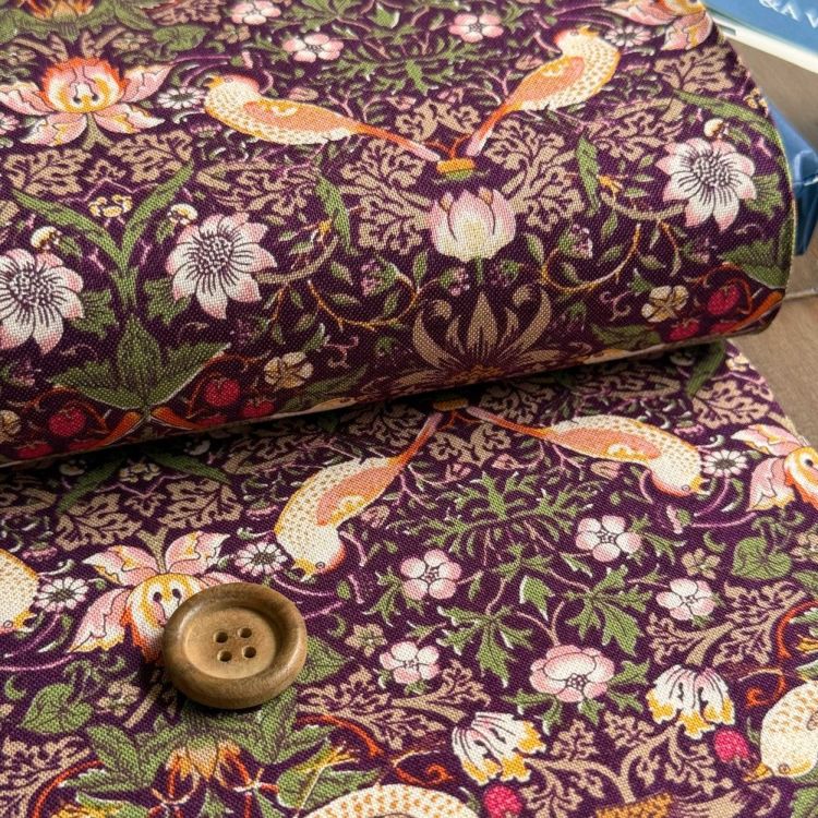 V&A William Morris ウィリアムモリス シーチング生地＜Strawberry