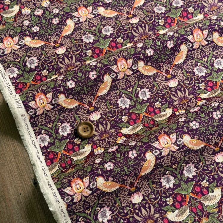 V&A William Morris ウィリアムモリス シーチング生地＜Strawberry