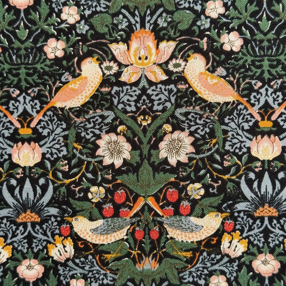 V&A William Morris ウィリアムモリス シーチング生地＜Strawberry