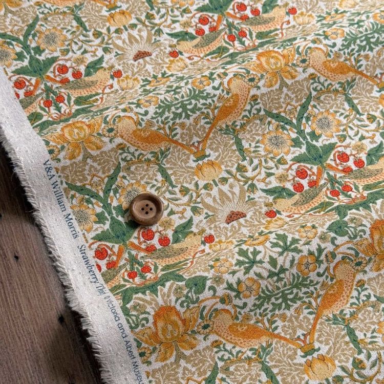 V&A William Morris ウィリアムモリス 綿麻キャンバス生地＜Strawberry