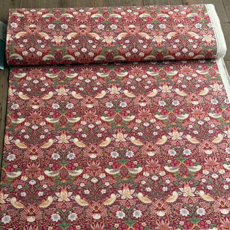 V&A William Morris ウィリアムモリス 綿麻キャンバス生地＜Strawberry