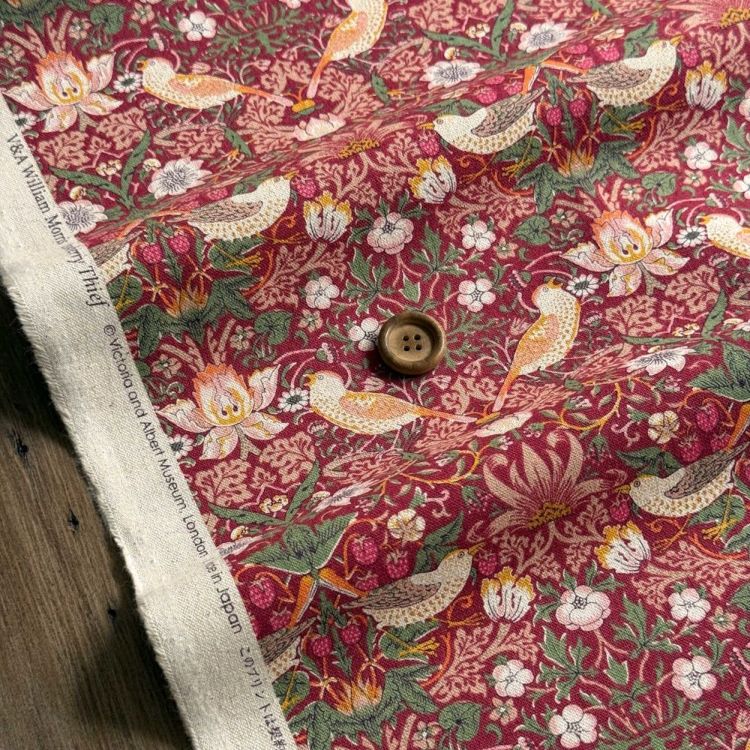 V&A William Morris ウィリアムモリス 綿麻キャンバス生地＜Strawberry