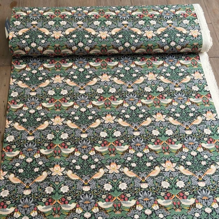 V&A William Morris ウィリアムモリス 綿麻キャンバス生地＜Strawberry