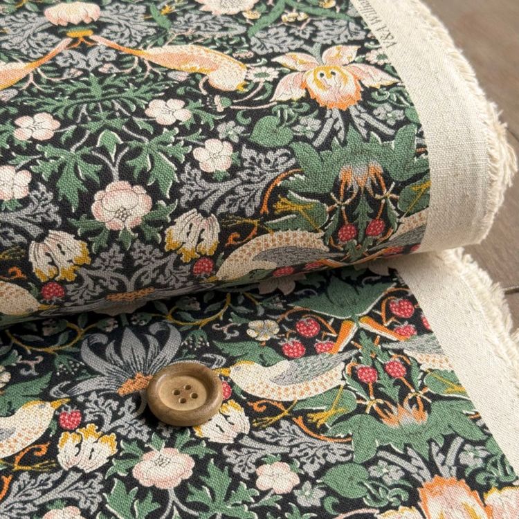 V&A William Morris ウィリアムモリス 綿麻キャンバス生地＜Strawberry