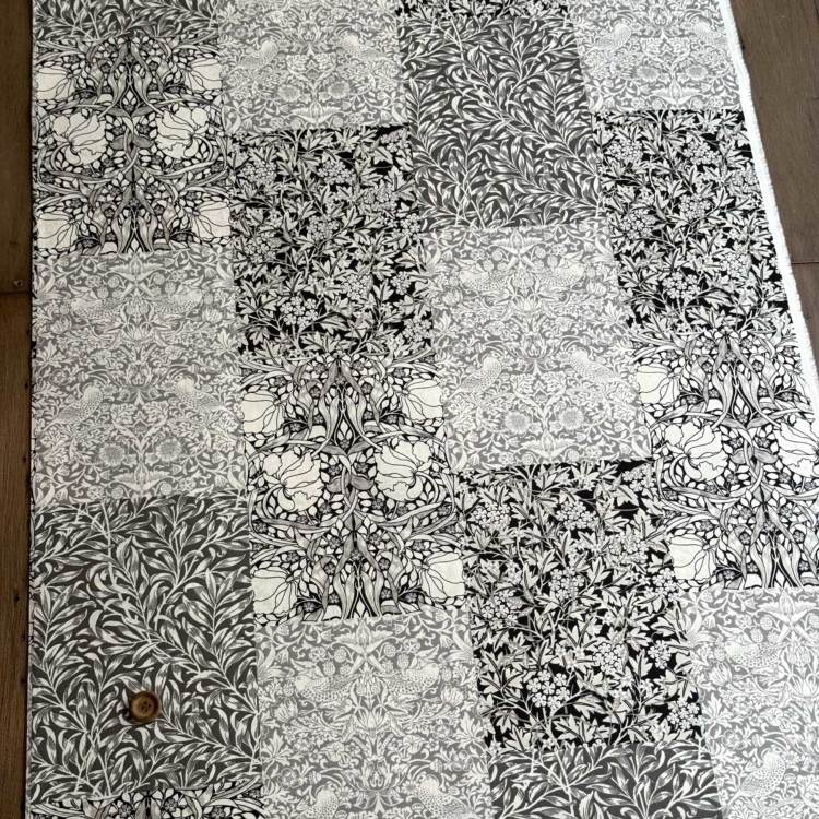 ウィリアムモリス　V&A PATTERN  デザイン集 生地 V＆A William Morris シーチング モリスモザイク柄 VA10031