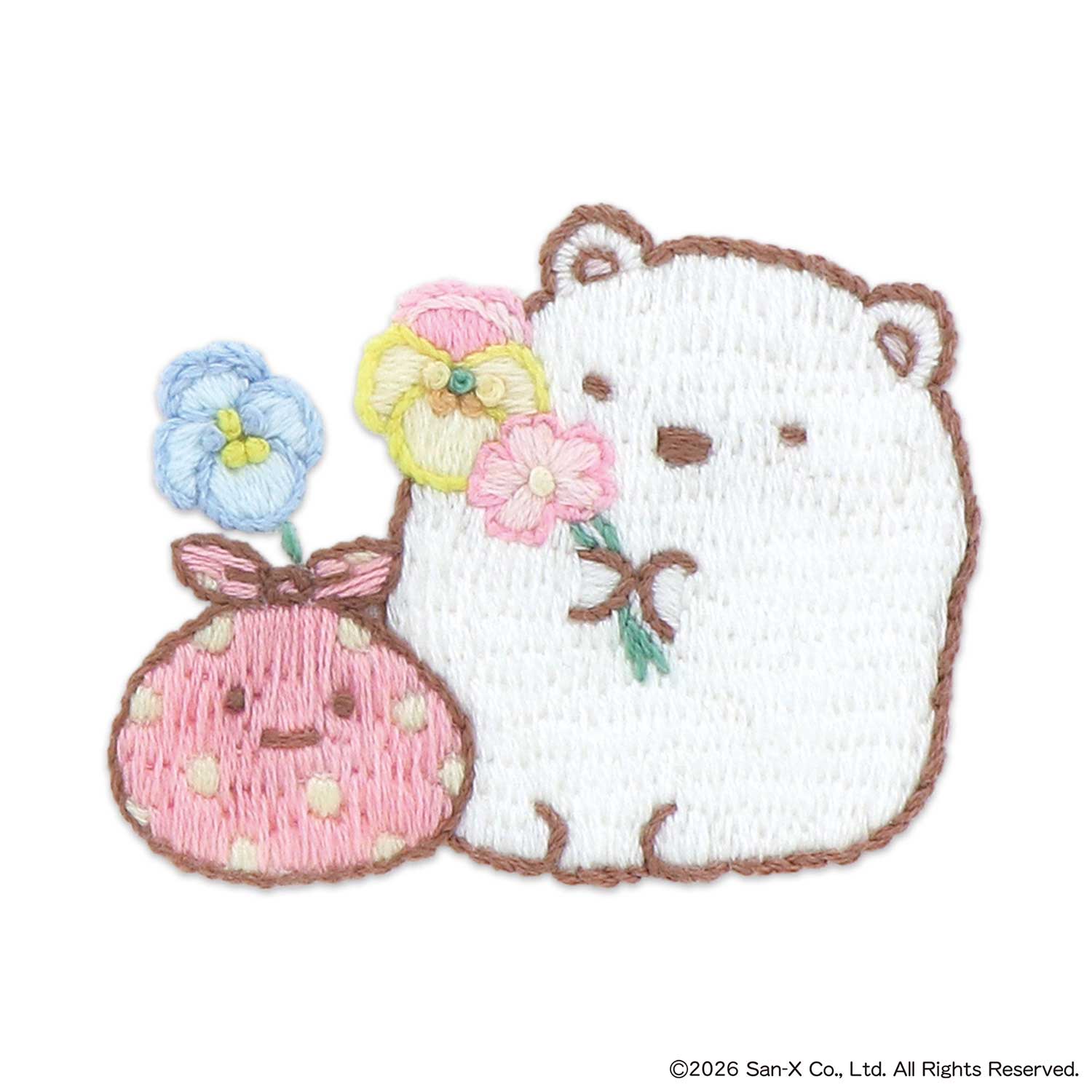 しろくま様　リボン付き　いちご刺繍生地で　キルト綿でぷっくり はってはじめる刺しゅうキット 「すみっコぐらし/しろくま・ふろしき